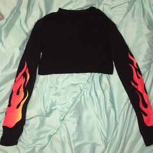 Black long sleeve crop top